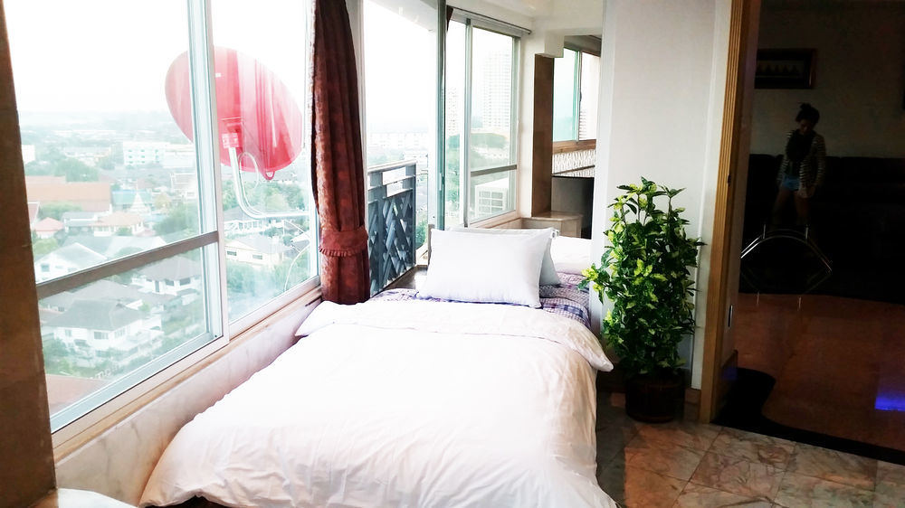 Penthouse Galare Thong Tower Apartment Chiang Mai Exterior photo