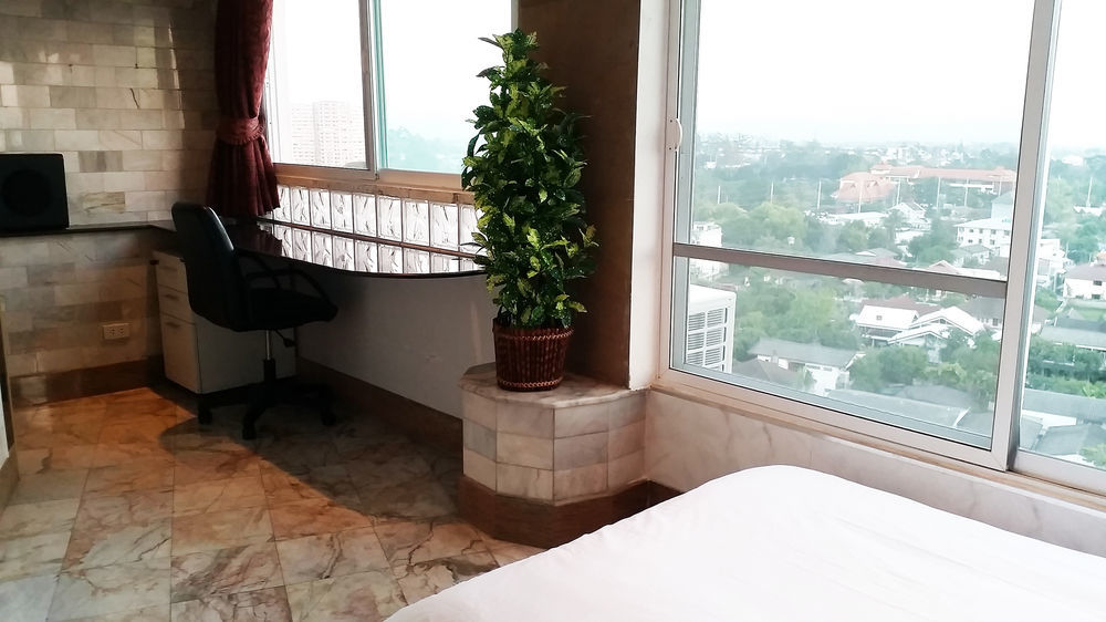 Penthouse Galare Thong Tower Apartment Chiang Mai Exterior photo